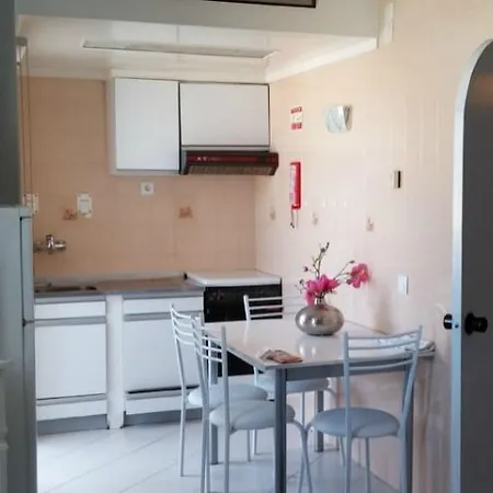 Algar Apartment *